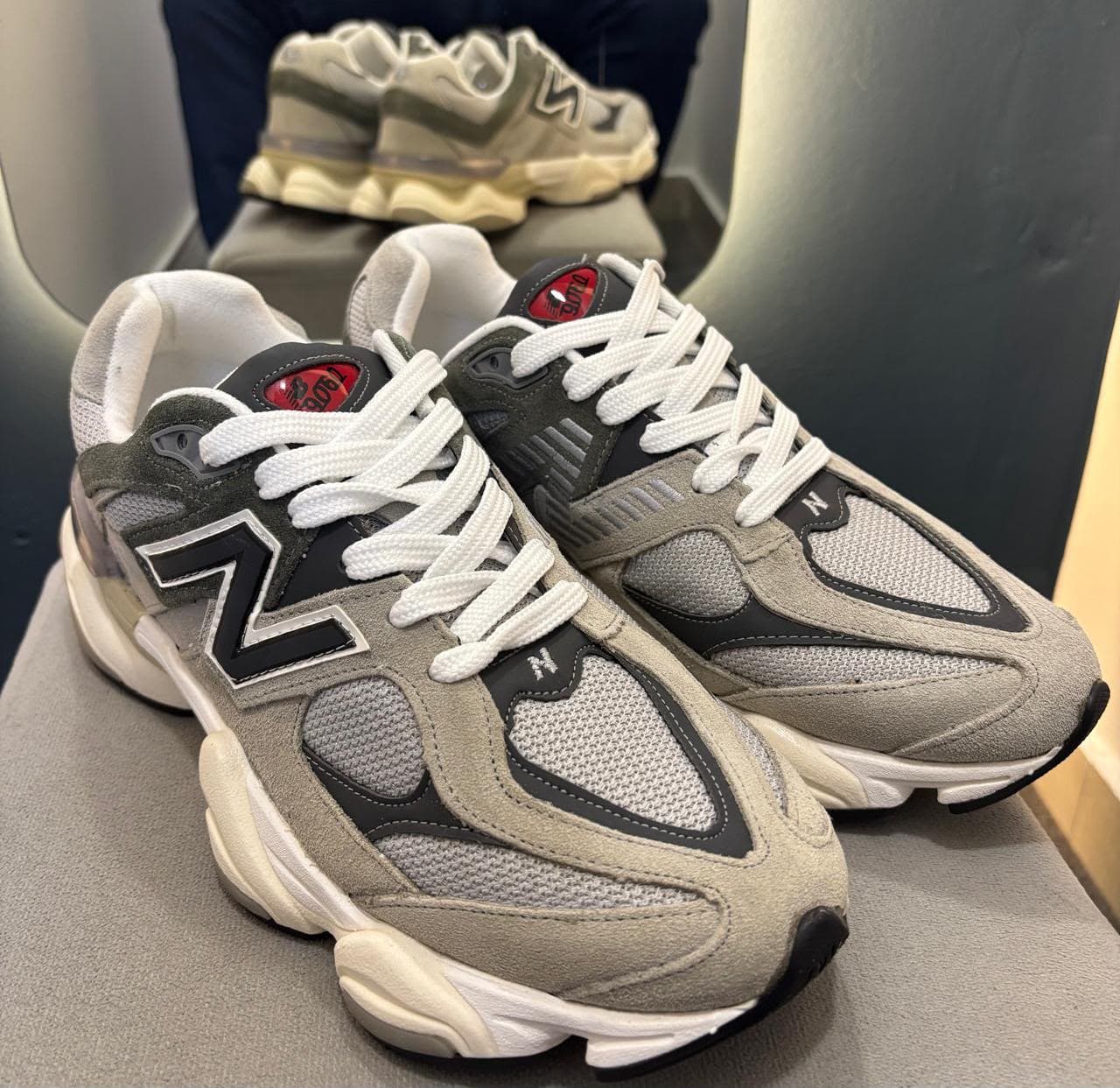 NB 9060 Cinza