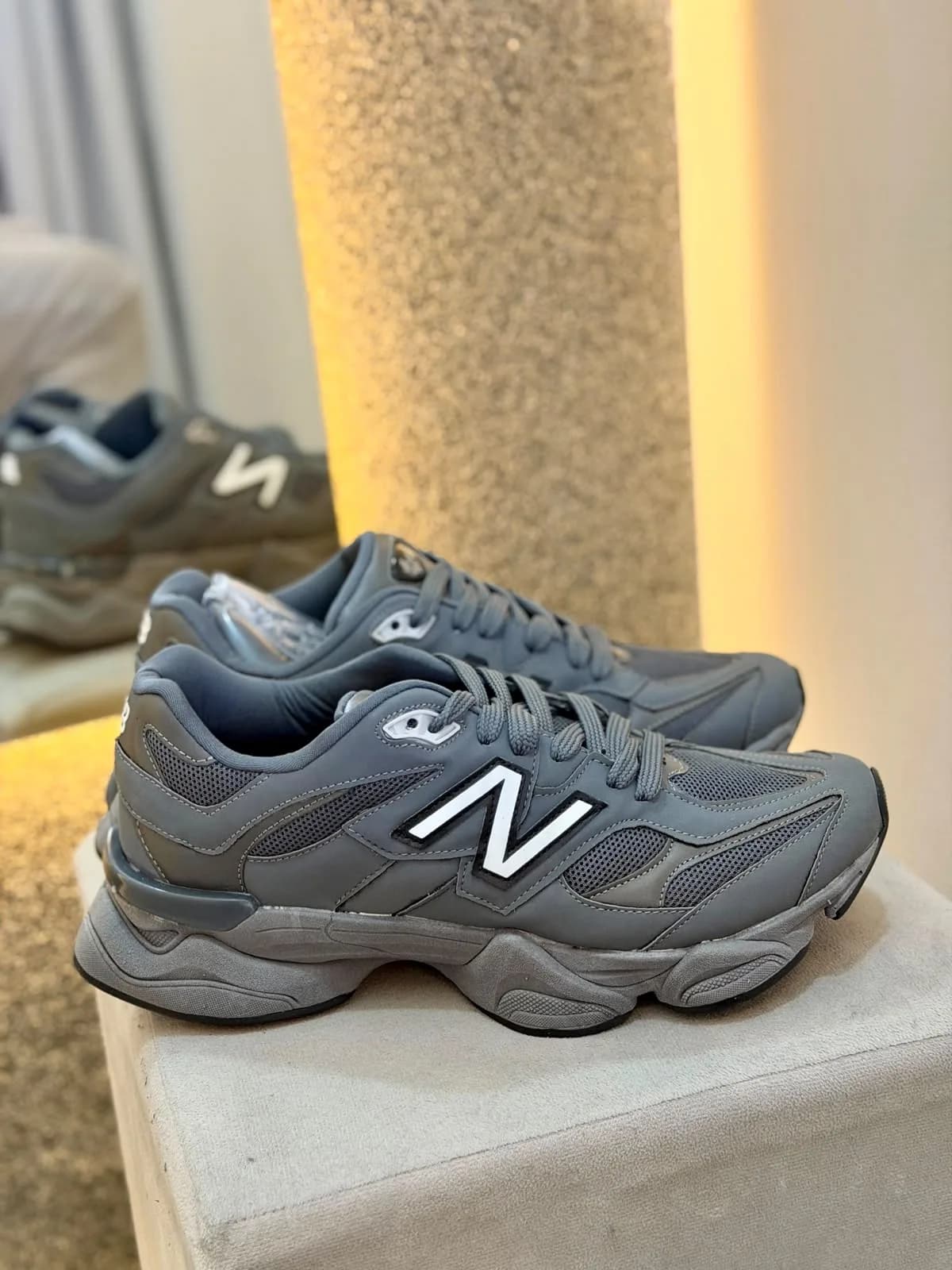 NB 9060 Cinza