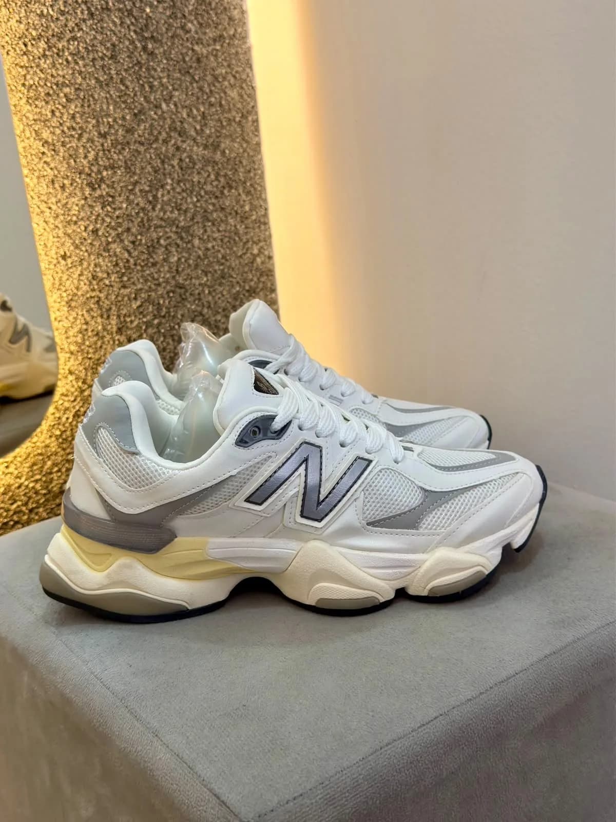 NB 9060 Cinza/Branco