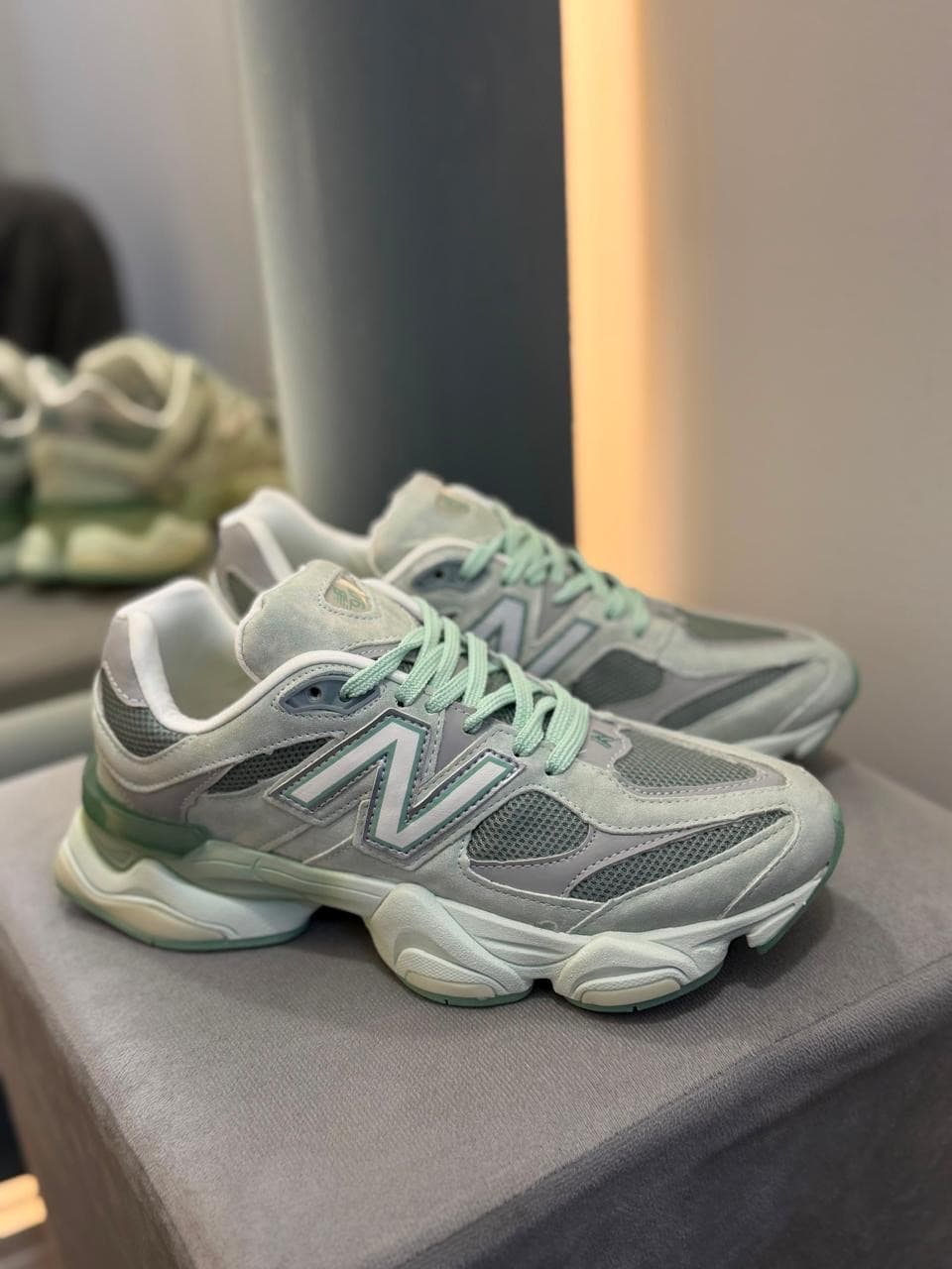 New Balance 9060 Cinza